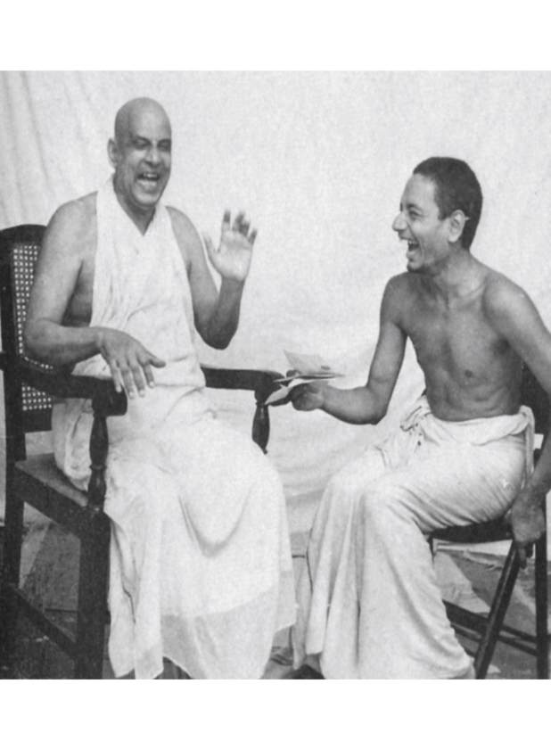 Swami Sivananda practices laughing therapy to keep cheerful