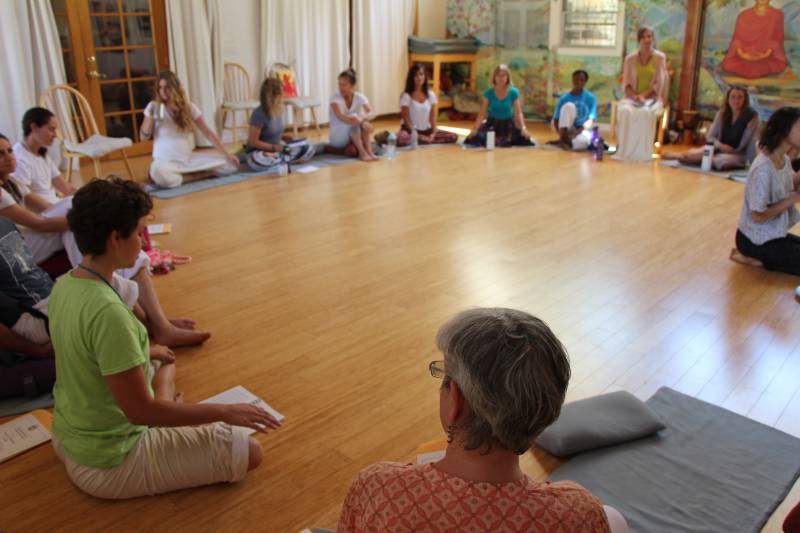 Sivananda yoga offers foundation courses for those new to yoga and want to learn.