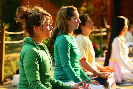 yoga-farm-relaxation-hammock-green